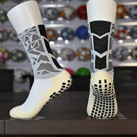 Vente en gros de chaussettes de football personnalisées Chaussettes de football d'élite Chaussettes de sport pour hommes avec logo personnalisé Jacquard à la mode