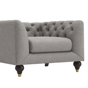 Fauteuil Chesterfield Daals Ashby avec revêtement en chenille grise et pieds foncés distinctifs. - Product Image 1
