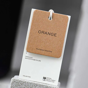 <span class=keywords><strong>Etichette</strong></span> di Lusso Riciclate per Abbigliamento, Cartellini Personalizzati Stampati in Rilievo, <span class=keywords><strong>Etichette</strong></span> Speciali in Cartone per Vestiti con Logo Personalizzato - Product Image 2