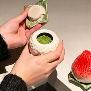 Poudre <span class=keywords><strong>de</strong></span> Matcha Premium Première Récolte Certifiée Biologique USDA Thé Vert Matcha Latte avec un Magnifique Pot <span class=keywords><strong>en</strong></span> Céramique Fraise 40g - Product Image 2