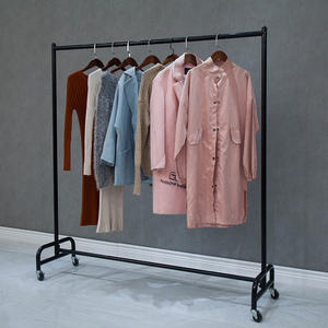 ราวแขวนท่อประปาพร้อมล้อเลื่อน ราวแขวนเสื้อผ้าแบบเคลื่อนที่ได้ ราวแขวนข้างเตียง ชั้นวางของโลหะทันสมัย - Product Image 4