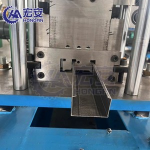 Metalen Profiel Cd Ud Uw Cw Rolvormmachine <span class=keywords><strong>C</strong></span> Kanaal Rolvormen <span class=keywords><strong>Machine</strong></span> Frame Stalen <span class=keywords><strong>Machine</strong></span> - Product Image 4