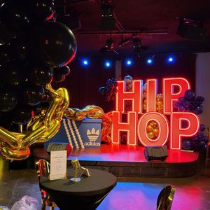 ไฟนีออน LED กลางแจ้ง ตัวอักษรโลหะ RGB ขนาดใหญ่ 3 ฟุต 4 ฟุต ไฟส่องสว่างขนาดใหญ่ สำหรับตกแต่งบาร์ งานวันเกิด งานแต่งงาน และงานอีเว้นท์ - Product Image 4