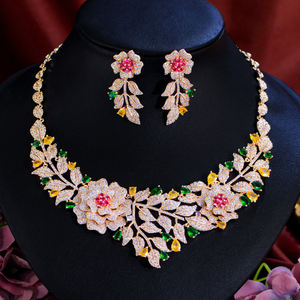 طقم مجوهرات الزفاف الفاخر الأفريقي بتصميم أزهار وأوراق شجر مرصع بالزركونيا المكعبة ومطلي بالذهب للنساء - Product Image 1