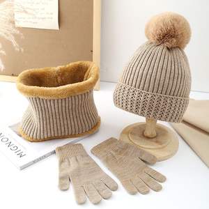 Ensemble de bonnets à pompons en tricot épais doux et chaud pour femmes, ensemble de gants, écharpe et <span class=keywords><strong>bonnet</strong></span> tricoté à l'intérieur, nouvel arrivage d'hiver - Product Image 1