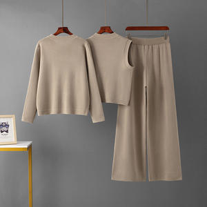 Ensemble trois pièces pour femmes en vente chaude, pantalon large en tricot coréen, veste à boutons, cardigan en tricot - Product Image 5