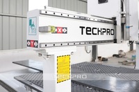 Routeur CNC 4 axes ATC avec commande Syntec, haute précision, engrenages et roulements, tête pivotante simple à 180 degrés pour le traitement du bois