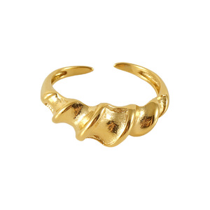 Usine <span class=keywords><strong>Pas</strong></span> <span class=keywords><strong>Cher</strong></span> 18k Plaqué Or En Acier Inoxydable Dame Anneau Serpent Réglable Bijoux Irrégulier Twist Serpent Bagues Pour Femmes - Product Image 3
