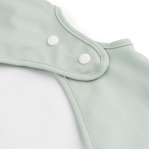 Baberos de bebé de PU personalizados con mangas largas mono de patrón de impresión impermeable fácil limpieza cómodo lindo traje de recién nacido - Product Image 5