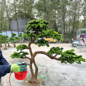 شجرة صنوبر بونساي اصطناعية يدوية الصنع صديقة للبيئة من الألياف الزجاجية/الخشب بارتفاع 2 متر للديكور الداخلي/الخارجي وحفلات الزفاف - Product Image 6