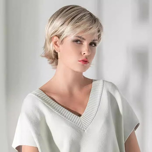 Petite perruque courte bouclée transparente, nouée à la main, densité 120%, en fibre haute température, <span class=keywords><strong>dégradé</strong></span> <span class=keywords><strong>blond</strong></span>, pour femme, vente chaude à l'exportation - Product Image 6