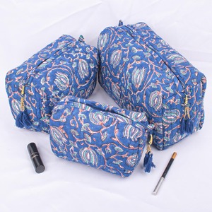 Juego de 3 Bolsas de Aseo Acolchadas con Estampado de Bloques en Color Azul, Bolsa de Maquillaje Cosmética, Bolsas de Viaje de Algodón Acolchado, Forro de Algodón Impermeable - Product Image 1