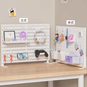 กระดานตอกหมุดสำหรับจัดเก็บของโต๊ะทำงาน: ชั้นวางแสดงและจัดเก็บของแบบหนีบบนเวิร์กสเตชันพร้อมอุปกรณ์เสริมมากมายสำหรับการรวมกันฟรี - Product Image 4