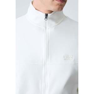 Conjunto Deportivo Air Jones para Hombre en Color Crudo - Ropa Deportiva Cómoda de Mezcla de Poliéster y Algodón para un Estilo de Vida Activo - Product Image 3