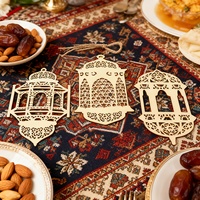 3 lanternes en bois creuses pour le Ramadan et l'Aïd. Symboles traditionnels pour les célébrations, la décoration intérieure et les espaces religieux