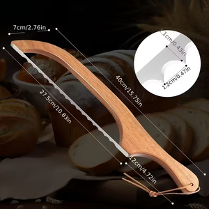 Cuchillo <span class=keywords><strong>de</strong></span> pan <span class=keywords><strong>de</strong></span> madera elegante <span class=keywords><strong>de</strong></span> grado alimenticio con correa <span class=keywords><strong>de</strong></span> cuero, utensilio <span class=keywords><strong>de</strong></span> cocina personalizado, regalo para entusiastas <span class=keywords><strong>de</strong></span> la elaboración <span class=keywords><strong>de</strong></span> pan <span class=keywords><strong>de</strong></span> masa madre - Product Image 2