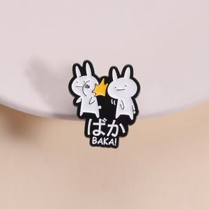 เข็มกลัดรูปกระต่ายบาคะสไตล์อนิเมะญี่ปุ่น พร้อมคำบรรยายตลกๆ สำหรับใส่ในชีวิตประจำวัน ของขวัญน่ารักๆ สไตล์มีม - Product Image 2