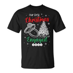 Notre premier Noël en couple 2024, t-shirt assorti pour couples, cadeau de Noël - Product Image 1