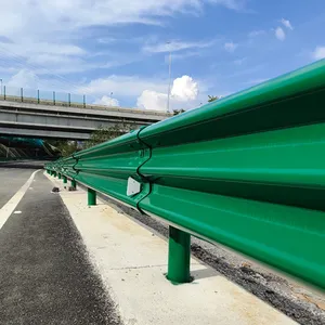 Gute Qualität Q235 Q345 Stahl Highway Road Safety Autobahn mit Balken Leitplanke Crash Barrier