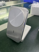 Chargeur sans fil magnétique 3-en-1 rapide 15W pour iPhone, pour montre et pour écouteurs avec sortie 9V/2A, entrée universelle de type C