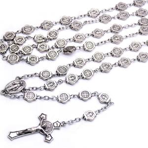 Collier chapelet vintage en métal argenté antique Saint Benoît, crucifix catholique, perles de prière chrétiennes - Product Image 5