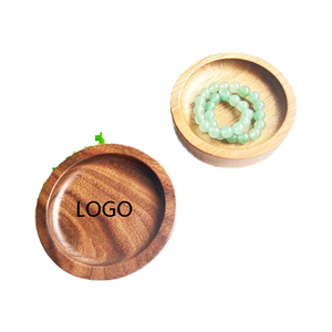 Handgefertigter Natürlicher Holz-Ringhalter für Hochzeitszeremonien Umweltfreundliches Graviertes Rundes Schmuck-Präsentationstablett Ringdose - Product Image 4