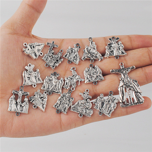 Set di Medaglie Incise in Metallo Stile Cattolico Religioso Argento Anticato, 15 Stazioni della Croce, per la Realizzazione di Rosari - Product Image 1