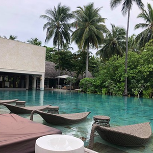 كرسي استلقاء خارجي بتصميم نورديك فريد بإطار من الألومنيوم وألياف الراتان للشاطئ والفنادق وحمامات السباحة - Product Image 3