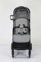 Poussette bébé pliable réglable en métal à 4 roues pour une utilisation en extérieur, assise/allongée et design compact