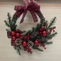 Guirlande de Noël Merry Tree avec feuilles d'érable artificielles et cônes de pin - Matériau PE écologique - Moderne - Pour porte intérieure - 3 couleurs
