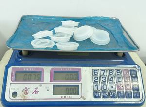 Tint Plug 2 Zoll, Hive Top Bee Feeder Lochs topfen für Gallonen Plastik eimer oder Eimer - Product Image 3