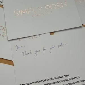 Cartes de remerciement personnalisées en or rose avec code QR - Inserts de marque pour les marques de cosmétiques et de beauté - Product Image 2