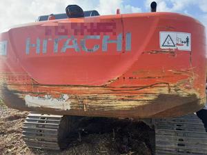 Excavadora de cadenas de servicio pesado Hitachi ZX360H-5G de 36 toneladas con motor Isuzu, brazo reforzado para trituración de rocas en canteras y cucharón de 1.6m de capacidad. - Product Image 6
