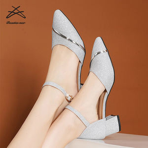 Sandali da <span class=keywords><strong>donna</strong></span> <span class=keywords><strong>di</strong></span> nuovo tipo da <span class=keywords><strong>donna</strong></span> con <span class=keywords><strong>tacco</strong></span> spesso a bocca bassa <span class=keywords><strong>tacco</strong></span> medio <span class=keywords><strong>tacco</strong></span> medio dorato metallizzato <span class=keywords><strong>scarpe</strong></span> con <span class=keywords><strong>tacco</strong></span> medio - Product Image 3