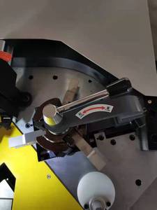 Machine à sertir les coins de profilés en aluminium Ybke, hauteur 120 mm, angle 80 mm, haute précision, équipement de fabrication de fenêtres et de portes - Product Image 5