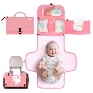 Échantillon gratuit : Station de change portable pour maman et papa, matelas à langer, sac de voyage pour bébé avec lingettes - Product Image 3