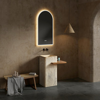 Lavabo autoportant carré en pierre artificielle de luxe, style travertin, avec étagère intégrée, idéal pour la rénovation de gîtes.
