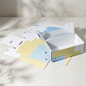Caja <span class=keywords><strong>de</strong></span> Embalaje para Pastelerí<span class=keywords><strong>a</strong></span> <span class=keywords><strong>a</strong></span> Cuadros Azul y Amarillo Pastel, Rectangular, Plegable, con Tapa, para Galletas, Pasteles y Reposterí<span class=keywords><strong>a</strong></span>, Venta al Por Mayor - Product Image 1