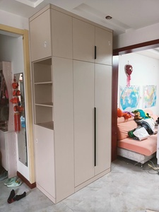 Mobile da Soggiorno Elegante e Durevole: un'Aggiunta Favolosa alla Tua Collezione di Arredamento Eco-Sostenibile - Product Image 4