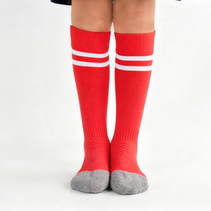 Chaussettes de football pour enfants, haute qualité, tricotées, rayées, hauteur genou, respirantes, absorbant la transpiration, antibactériennes, séchage rapide, sport - Product Image 2