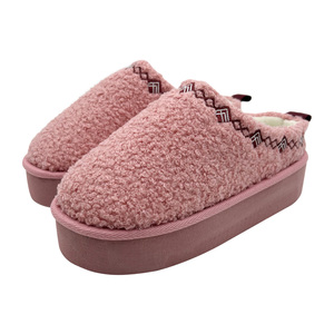 Pantoufles d'extérieur d'intérieur pour chambre à coucher pour femmes avec chaussures de maison à plate-forme en mousse à mémoire de forme bouclée floue - Product Image 1