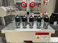 Machine de remplissage métallique pour flacons de shot Aviator avec pompe pour concentrés, suppléments et boissons nootropiques
