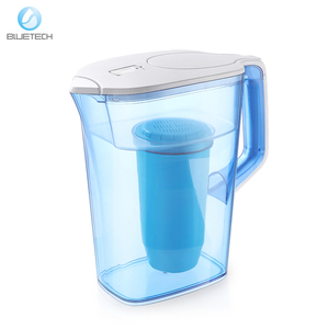 Carafe filtrante à eau 5 étapes 10 tasses Ready-Pour, 0 TDS, améliore le goût <span class=keywords><strong>de</strong></span> l'eau du robinet, certifiée IAPMO, réduit le <span class=keywords><strong>plomb</strong></span> et le chrome, ZeroWater - Product Image 1