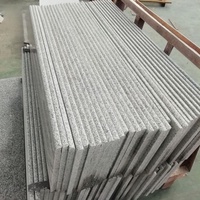 Vente en gros de carreaux de granit gris pour marches d'escaliers extérieurs et pierre naturelle flammée avec solution de design graphique Escaliers en granit