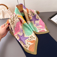Foulard carré en polyester et soie, motif coquillages et étoiles de mer, 70 cm, léger et doux, pour femme, idéal pour la plage ou comme bandeau décoratif