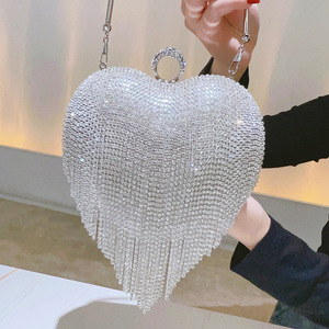 Nuevo Bolso de Mano con Borlas y Pedrería para Mujer, Diseño de Corazón, Estilo Europeo Americano, Popular para la Noche - Product Image 4
