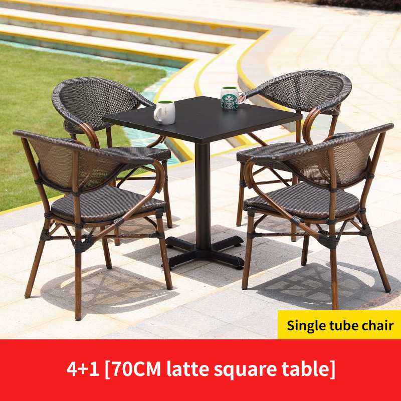 Sedia 4 Teslin 1 tavolo quadrato Latte 70cm