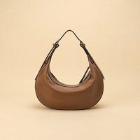 Sac Hobo Minimaliste en Cuir Marque Privée, Sac Bandoulière en Cuir Véritable de Mouton Tanné avec Logo Personnalisé et Faible MOQ