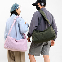 Sac bandoulière décontracté d'extérieur unisexe grande capacité léger en nylon avec fermeture éclair style urbain minimaliste en polyester