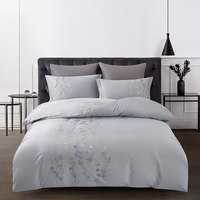 Parure de lit brodée florale en gros, en coton doux, taille Queen, pour cadeau de mariage, logo personnalisé disponible